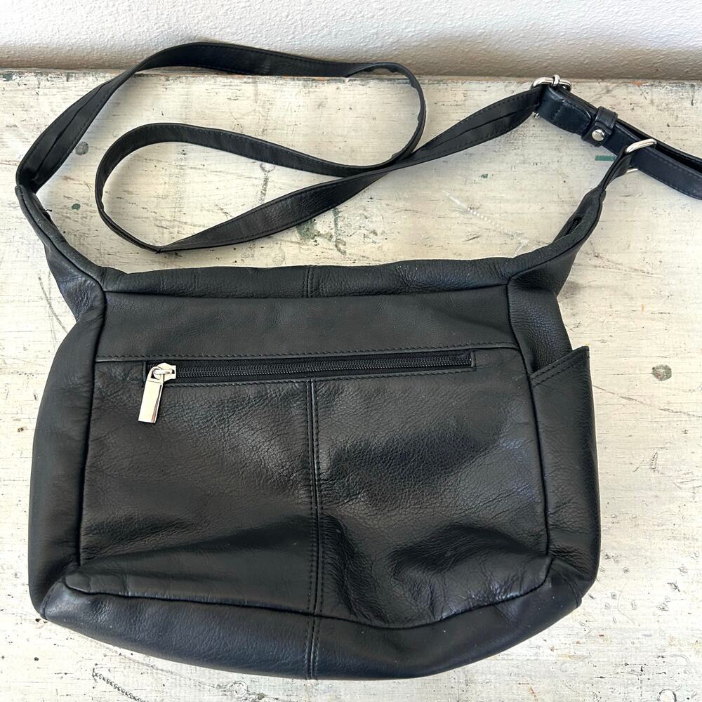 Vintage Wilsons Leather Shoulder Bag crossbody 90s pockets minimalist grunge